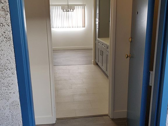 5th image of 12840 Moorpark St APT 110