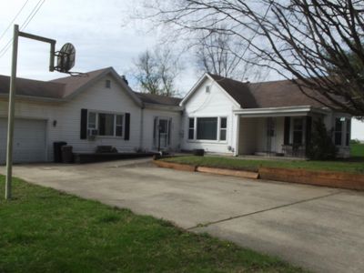 3507 River Rd, Riverton, IL, 62561