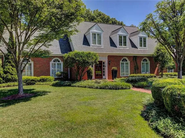 2805 Moorgate Ct, Burlington, NC 27215