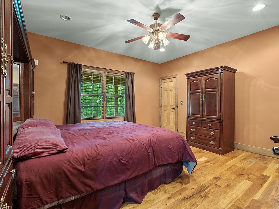 19th image of 1746 Molly Hollow Rd