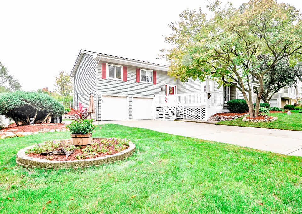 1st image of 194 Royce Dr