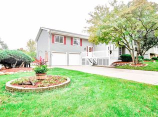 194 Royce Dr, Bloomingdale, IL 60108