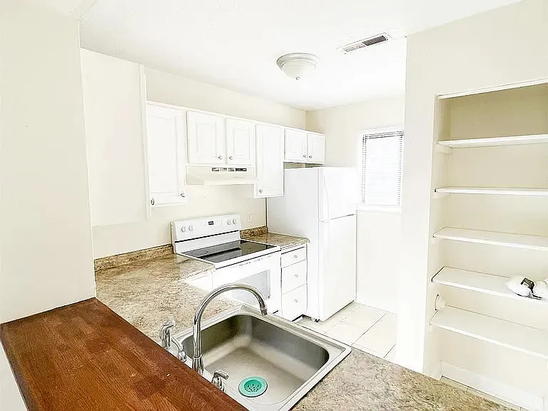 1444 Tenbury Drive - 1 — Photo 3