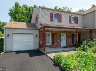 17 Flame Dr, Langhorne, PA 19047