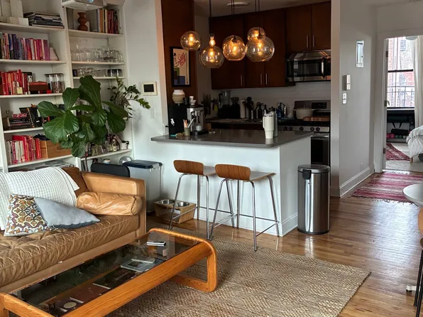 423 Hicks Street image 1 of 10