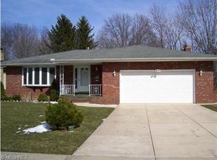 6733 Donna Rae Dr, Seven Hills, OH 44131