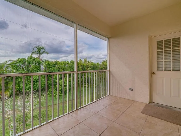 5612 Rose Garden Rd #204 — Photo 8