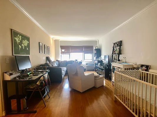 Rented by Douglas Elliman | media 10