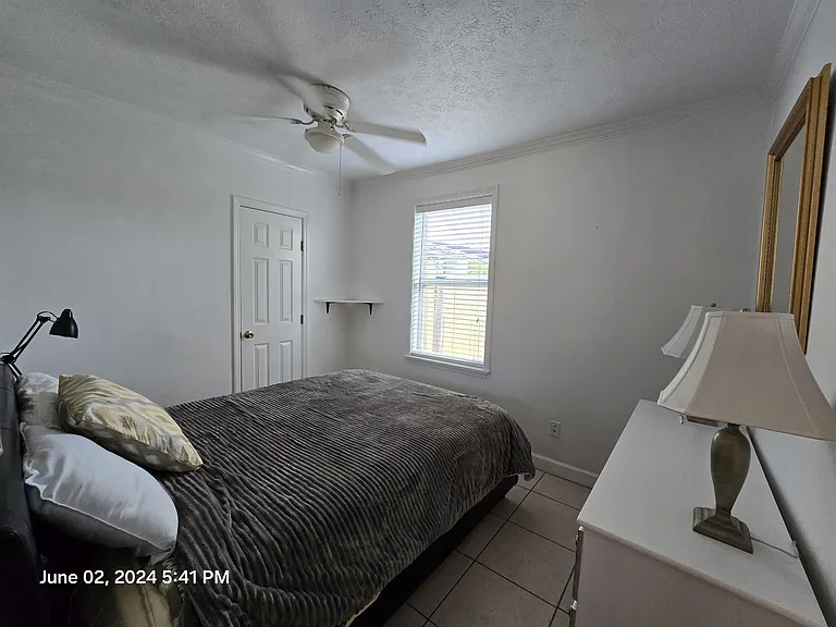 1200 Clay Ave — Photo 4