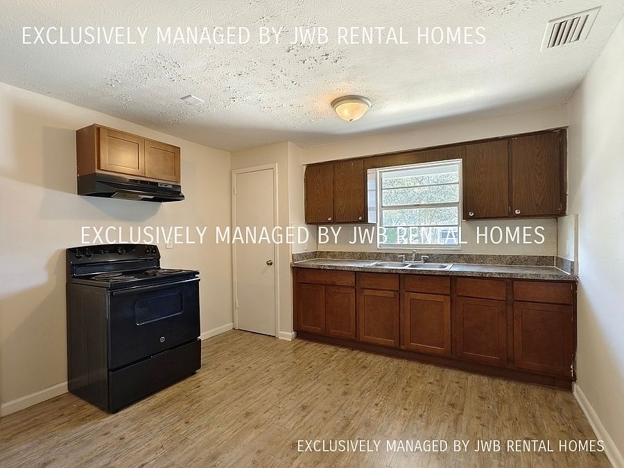 2nd image of 9606 Aberdare Ave W