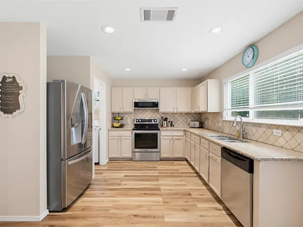 369 S Kates Cv, Buda, TX 78610