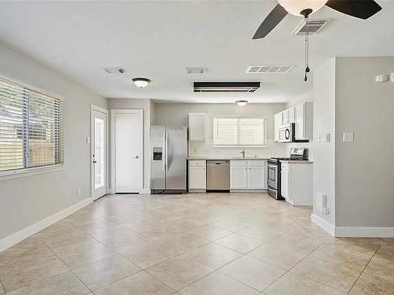 2nd image of 26852 Wellington Ct