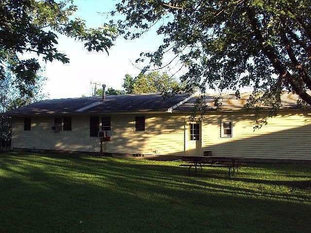 2nd image of 109 E 7th St