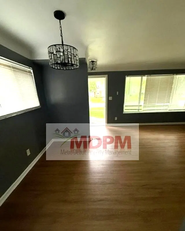 3 bed, 1017 sqft, $1,500 — Photo 4