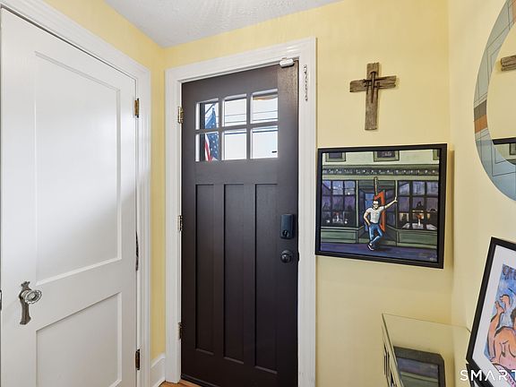 3rd image of 134 Oakwood Avenue
