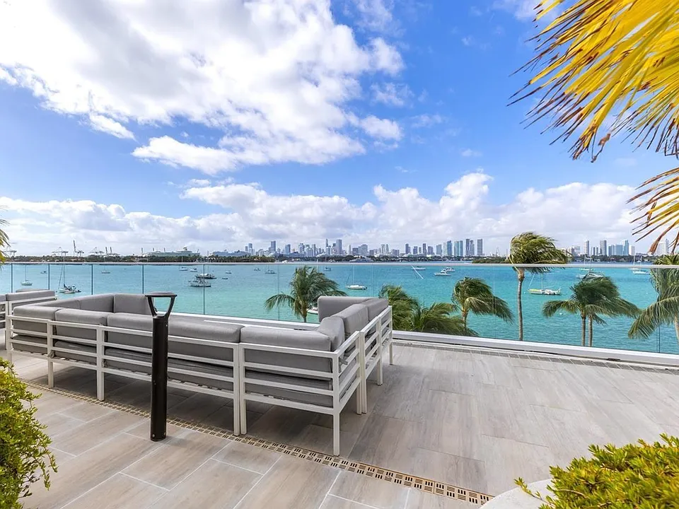 1330 West Ave #3304