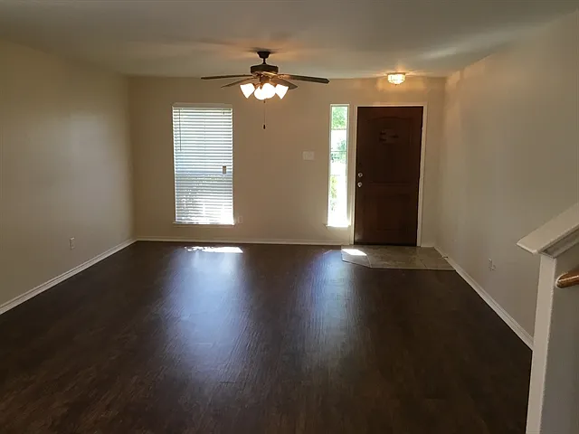 9019 Walnut Spgs — Photo 5