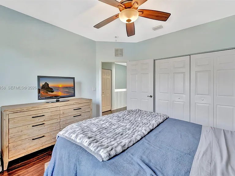 853 SW 11th Ct — Photo 36