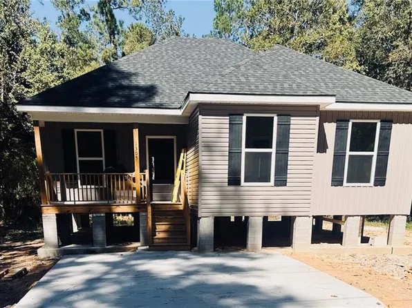 1305 Jasmine St, Mandeville, LA 70448