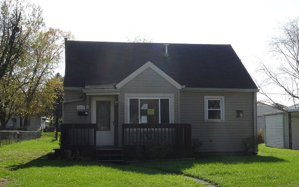 1st image of 859 W McClurg St