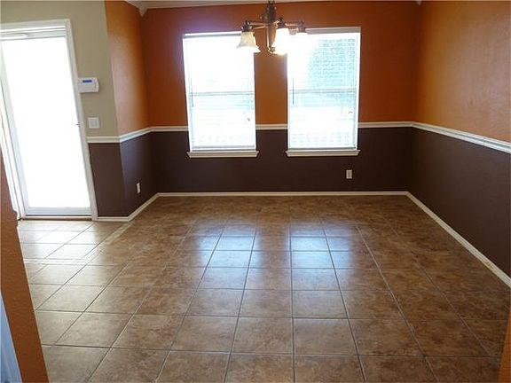 5th image of 410 Mitchell Dr