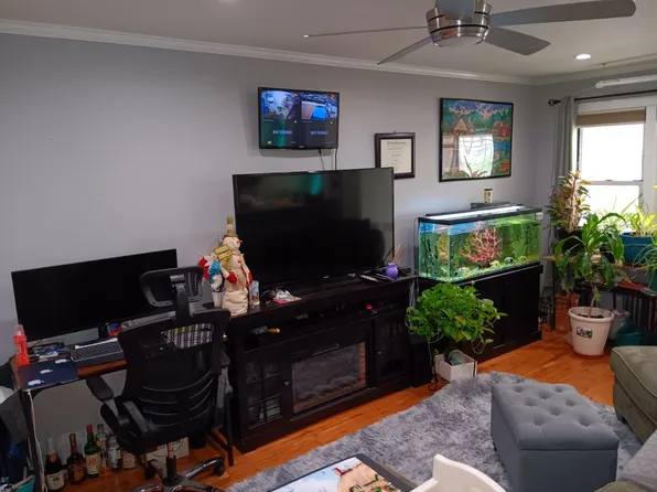 9811 Seaview Avenue image 4 of 28