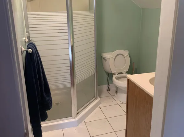 8 Floral Ave, Raymond, NH 03077