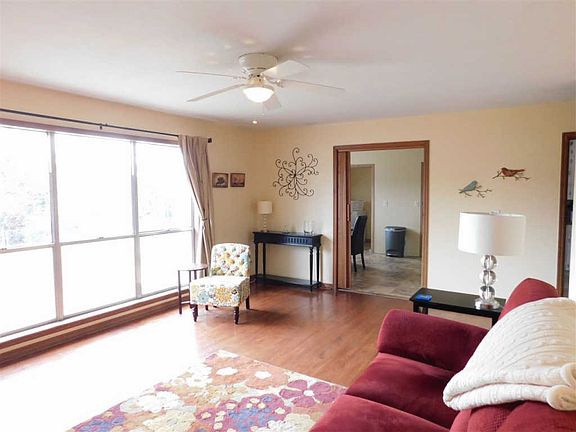 3rd image of 1611 E Willham Dr