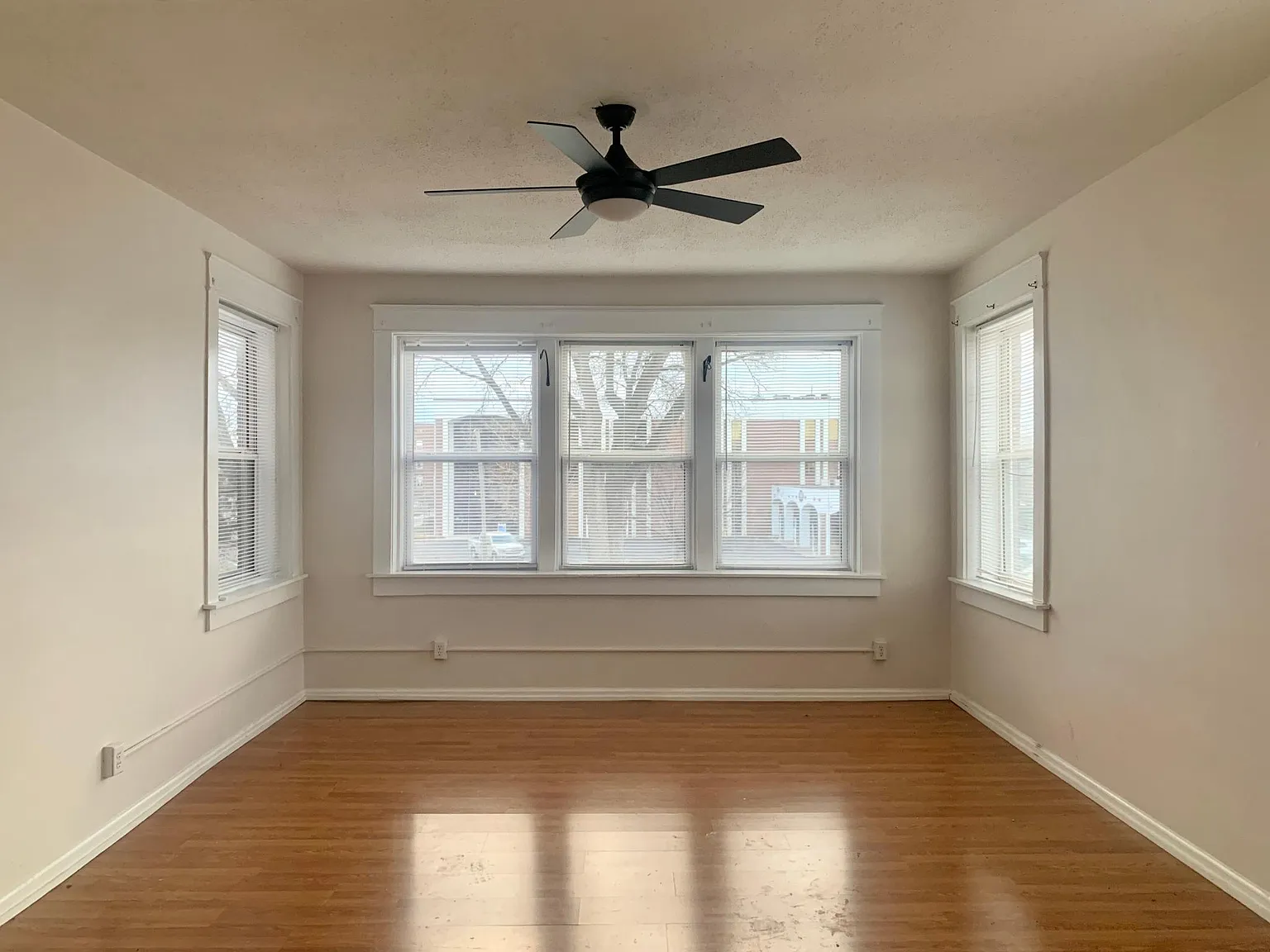 1 bed, 872 sqft, $1,100 — Photo 4