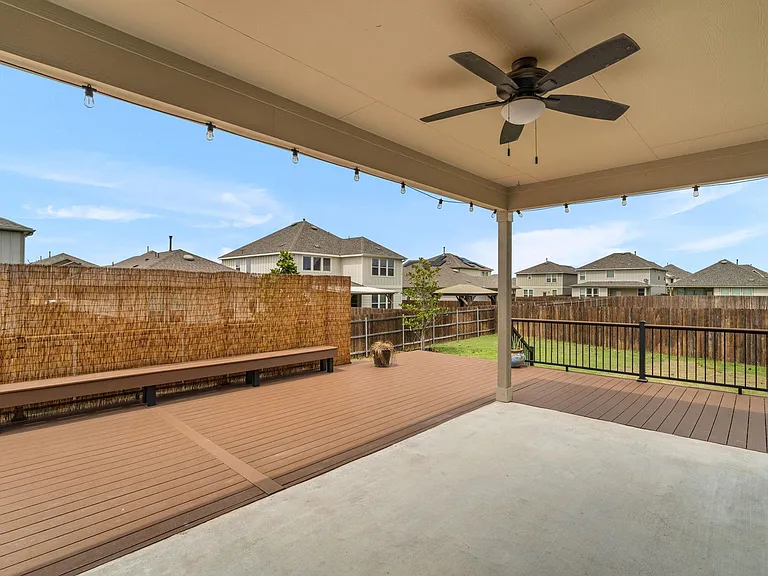 525 Compania Cv — Photo 26
