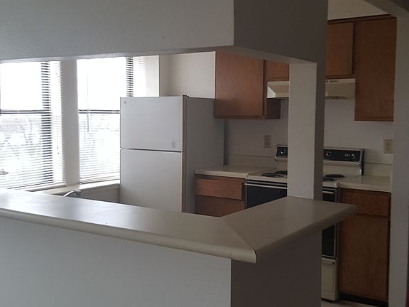 2nd image of 3218 Harrison St APT 2B