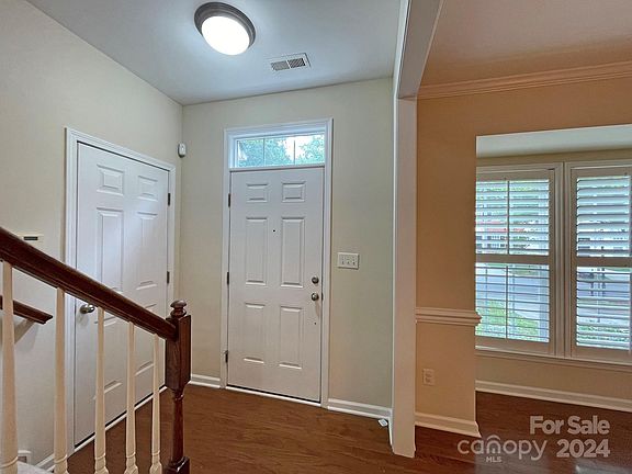 3rd image of 135 S Arcadian Way
