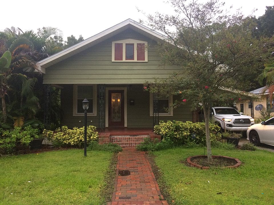 1st image of 2208 Saxon St