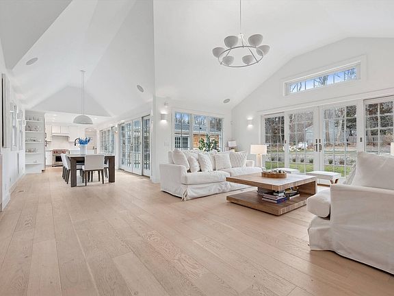 5th image of 5 Dogwood Ave