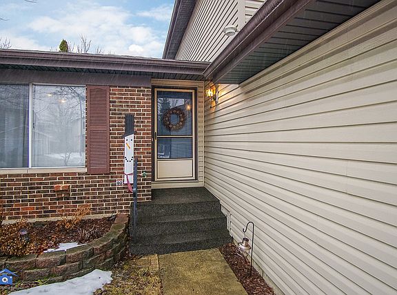 2nd image of 2366 Sunnydale Dr