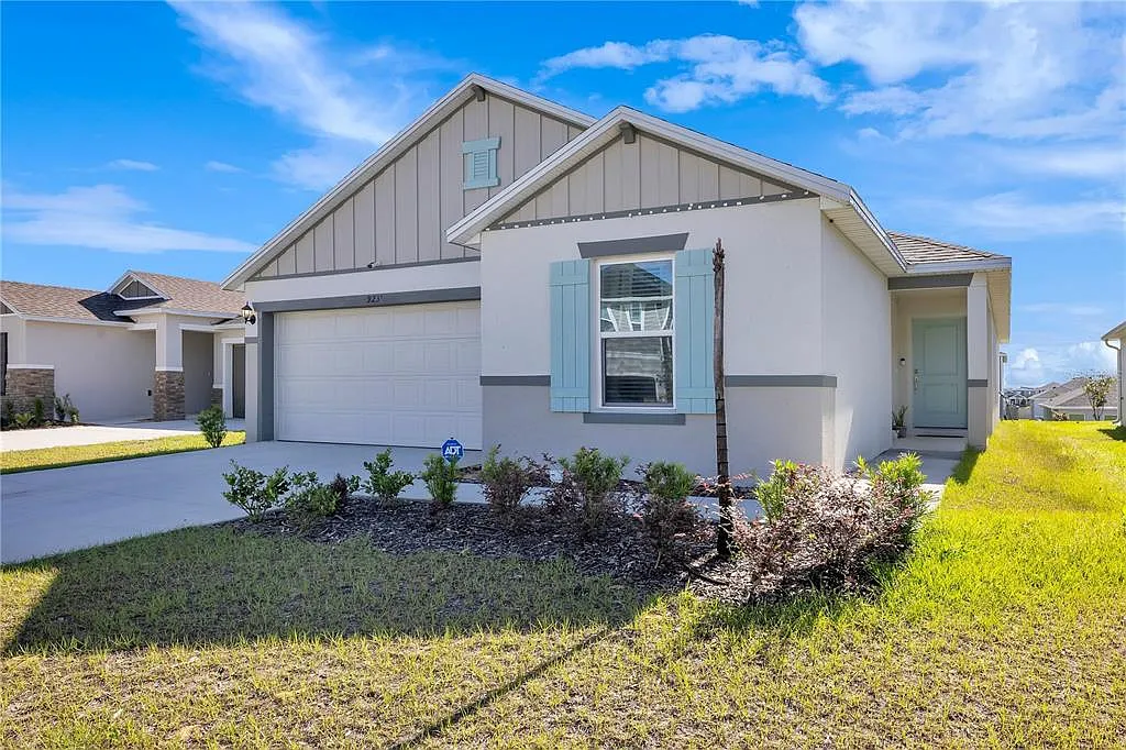 3 bed, 2.0 bath, 1588 sqft, $2,200 — Photo 3