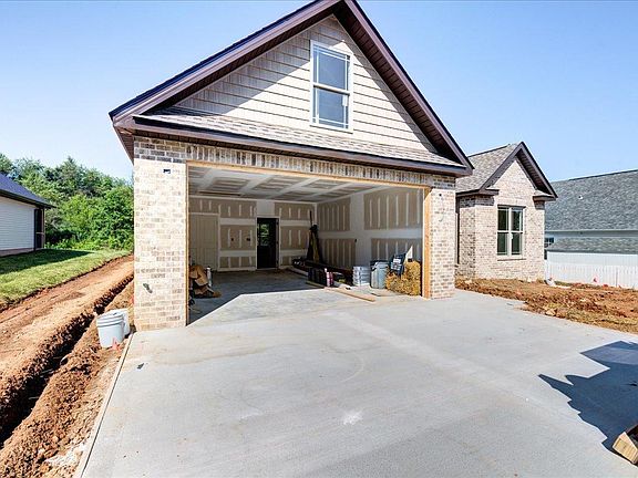 3rd image of 218 Ogana Ln