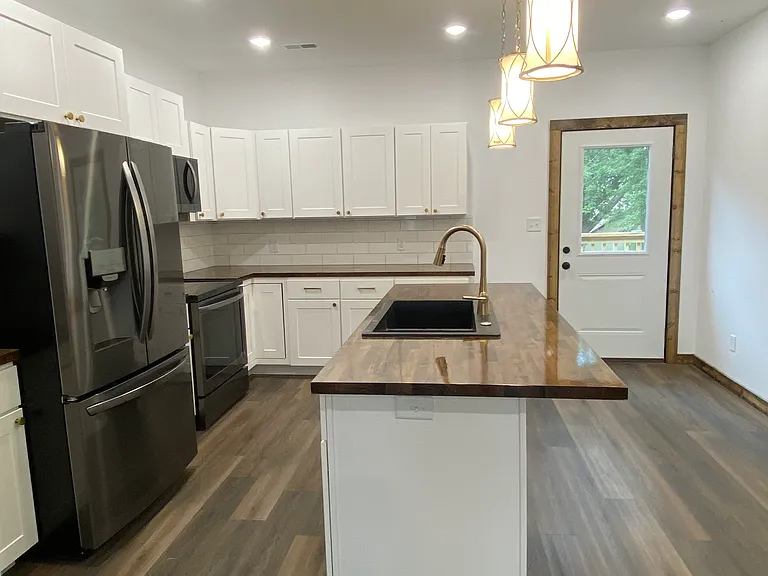 202 E Howell St #B — Photo 6