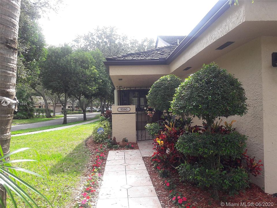 1st image of 9260 Chelsea Dr N