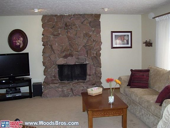 3rd image of 5931 Elkcrest Dr