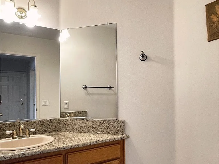 2712 Westbourne Pl — Photo 12
