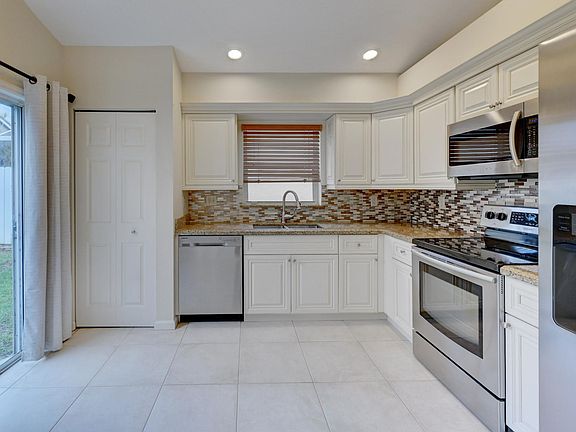 3rd image of 7563 Stirling Bridge Blvd N