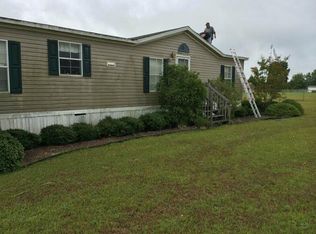 1945 Silktree Ln, Hartsville, SC 29550