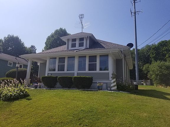 3rd image of 3560 Pine St NW