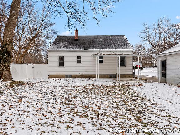 4th image of 5139 Heyboer Ave SE