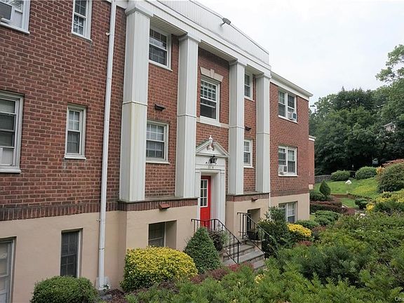 2nd image of 61 Rockledge Rd APT 1E
