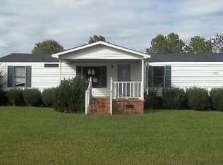 5725 Shamrock Dr, Wedgefield, SC 29168