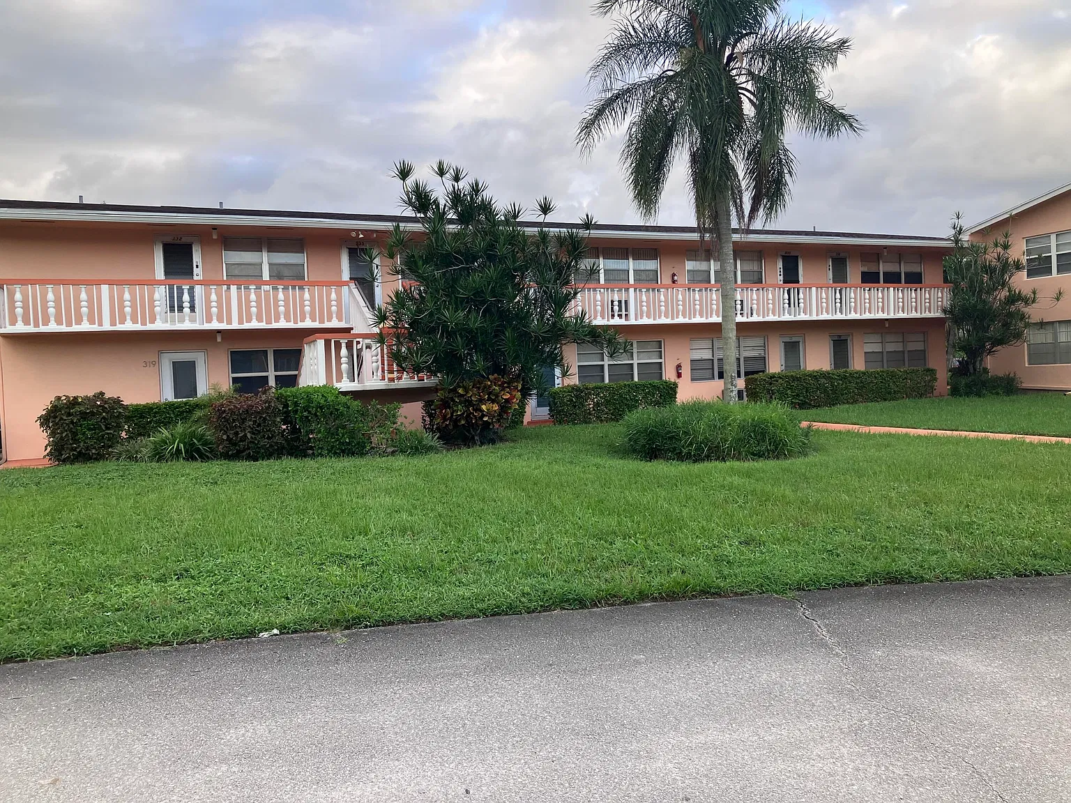 1 bed, 1.0 bath, 615 sqft, $1,100 — Photo 2