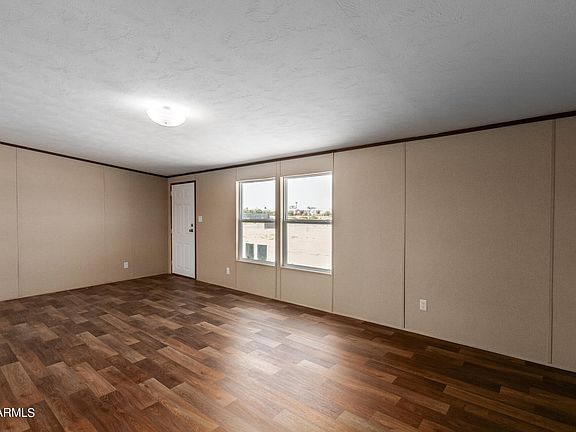4th image of 2557 S Thacher Drive
