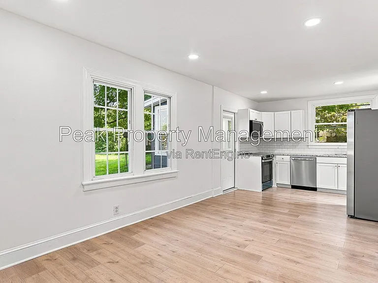 2958 Winston Churchill Dr — Photo 7
